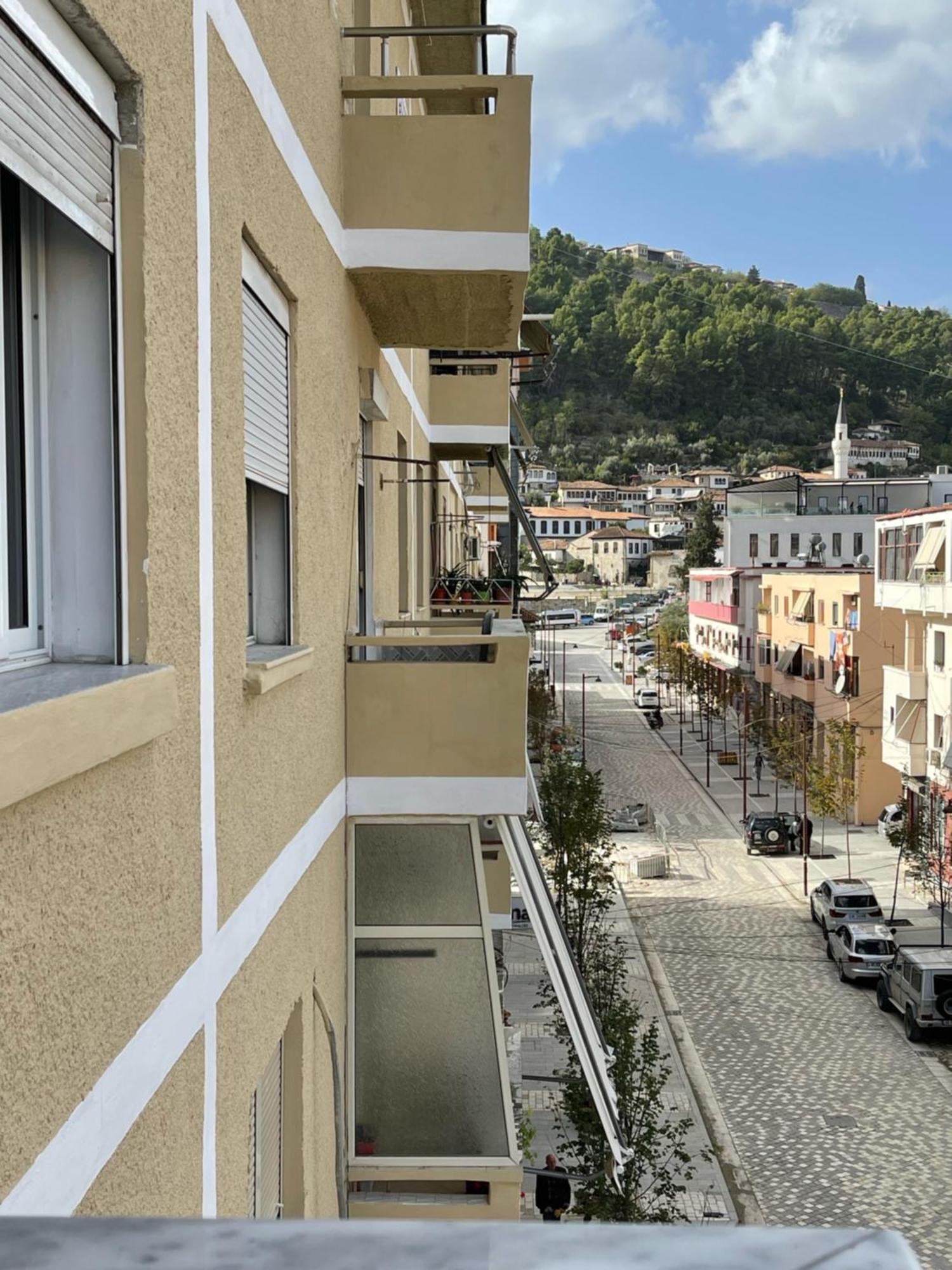 Beratinus Apartment In Berat Center エクステリア 写真